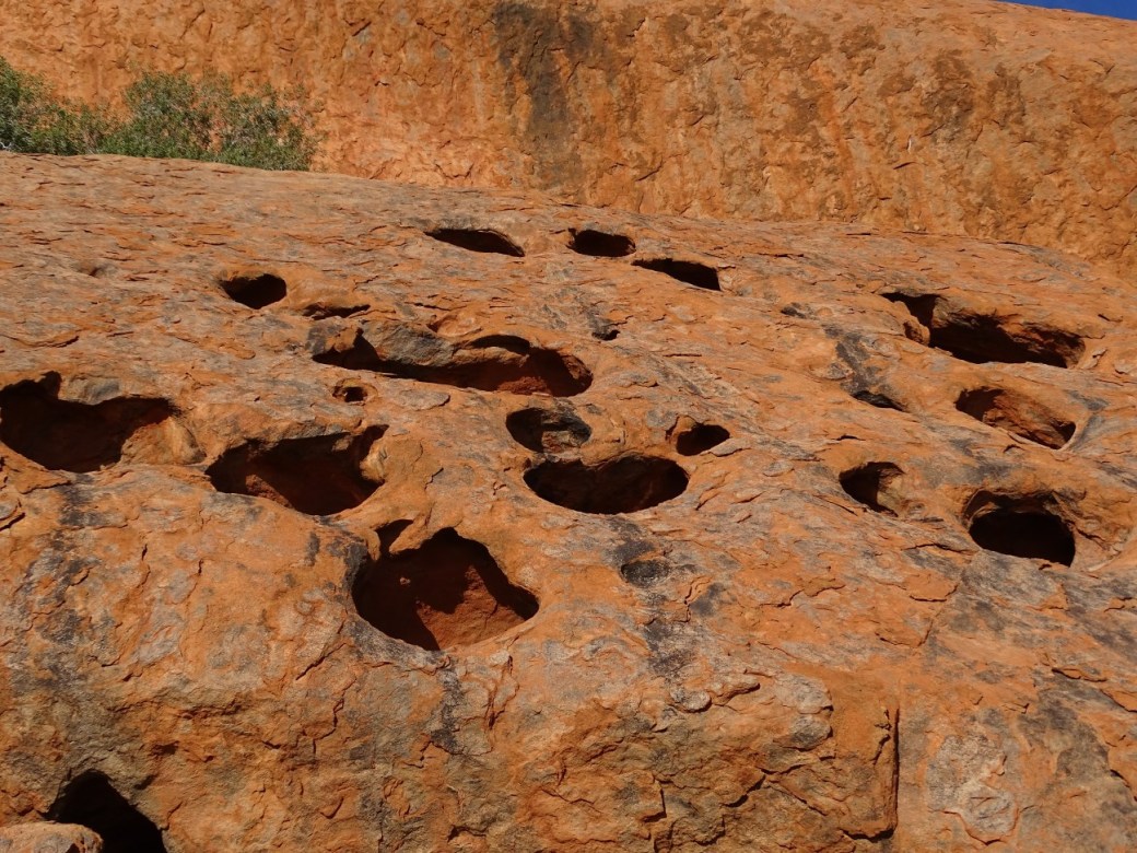 uluru holes